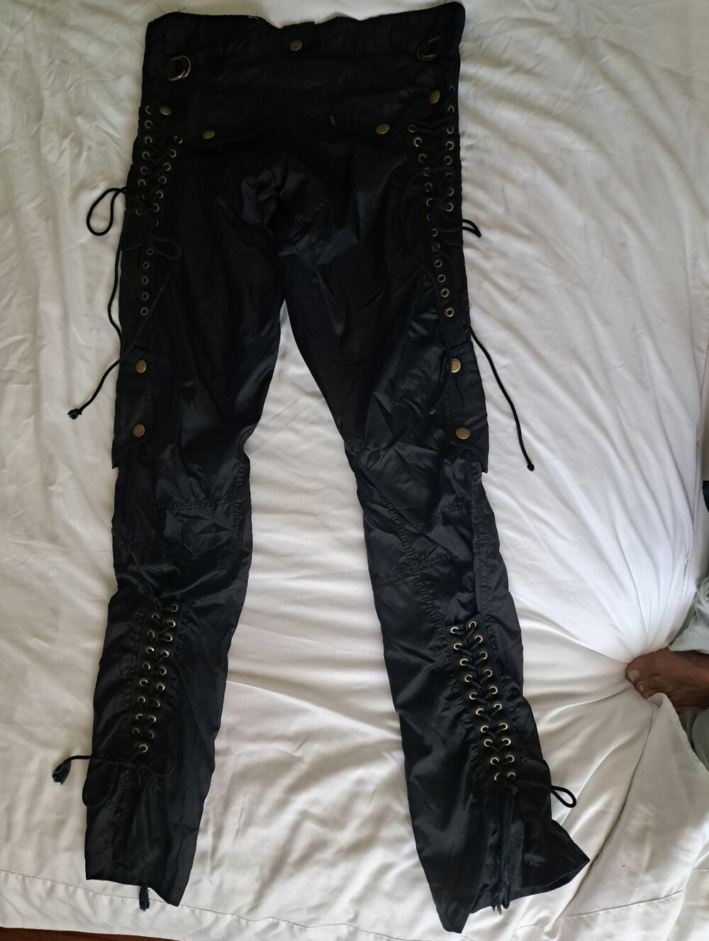 Vide Boula Women Black Lace-Up Pants